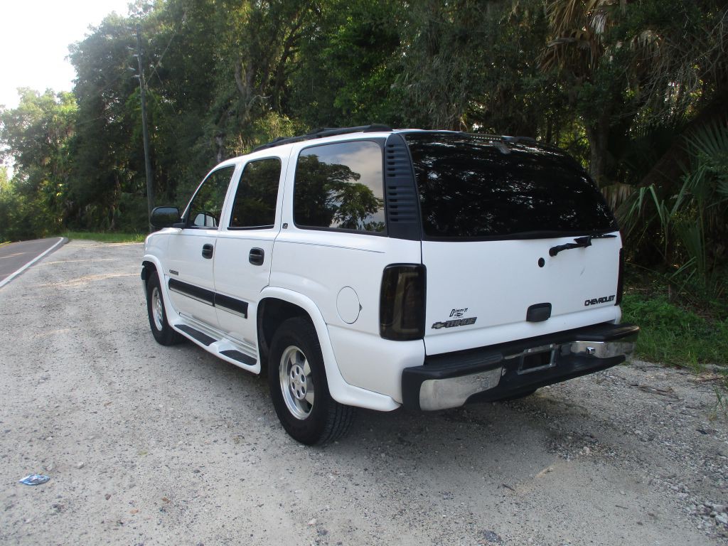 2001 Chevrolet Tahoe Image 3