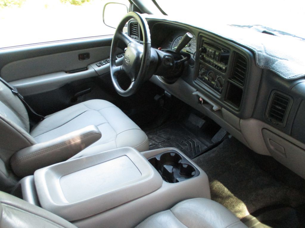 2001 Chevrolet Tahoe Image 6