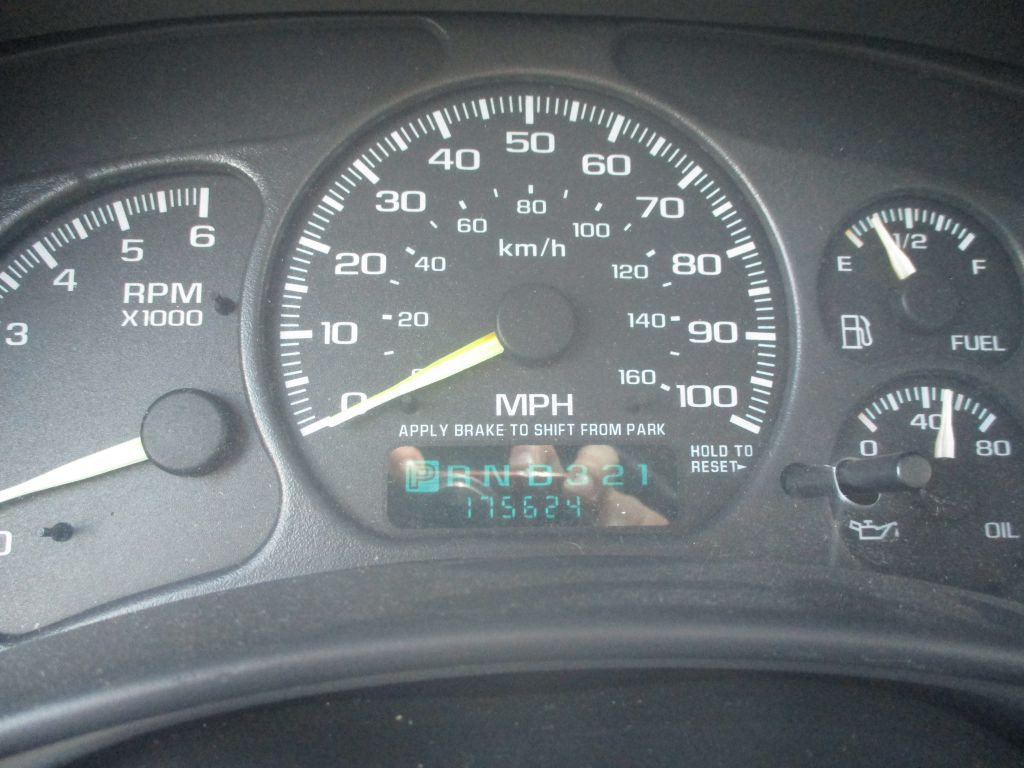 2001 Chevrolet Tahoe Image 13