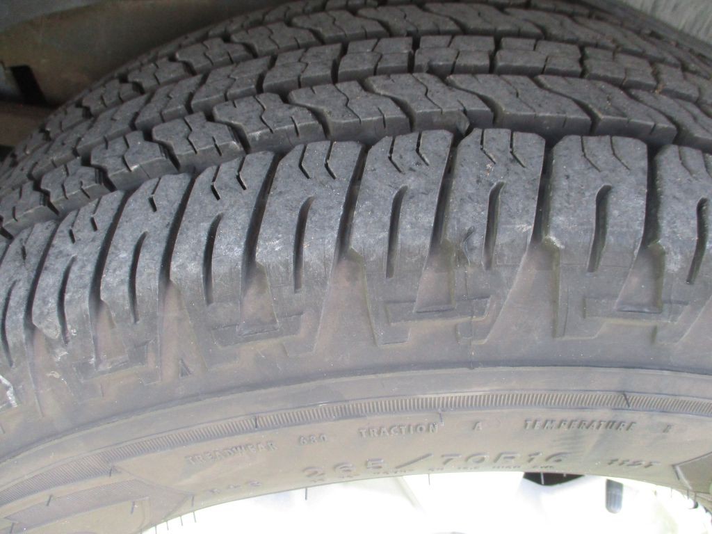 2001 Chevrolet Tahoe Image 16