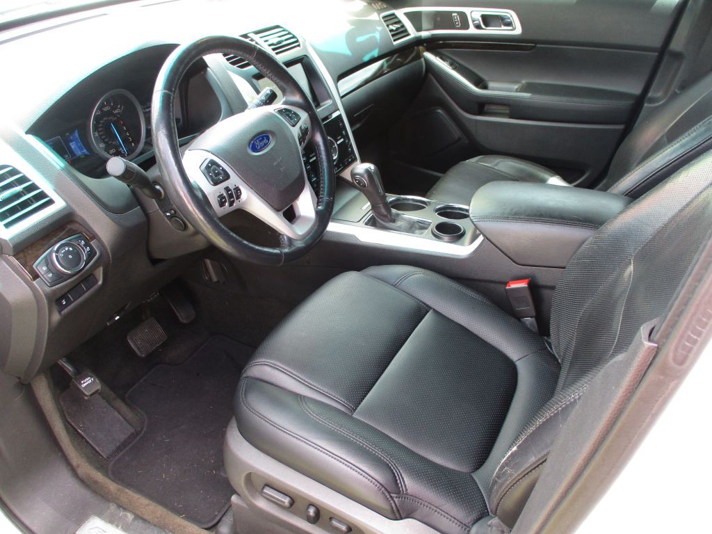 2013 Ford Explorer Image 8