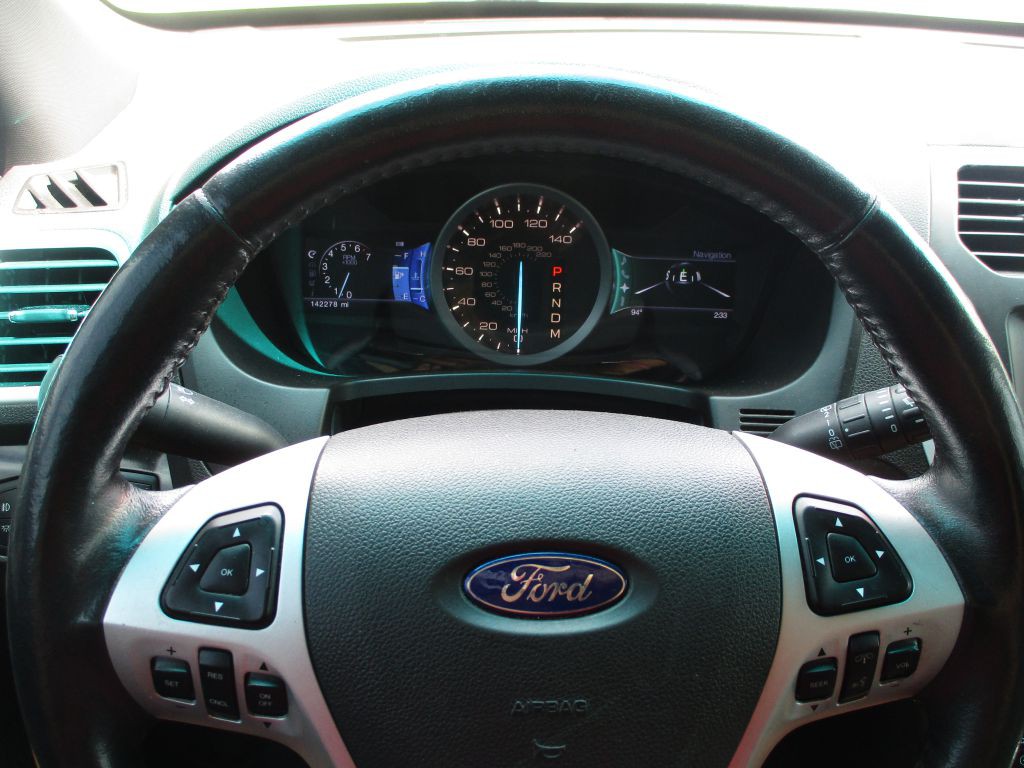 2013 Ford Explorer Image 11