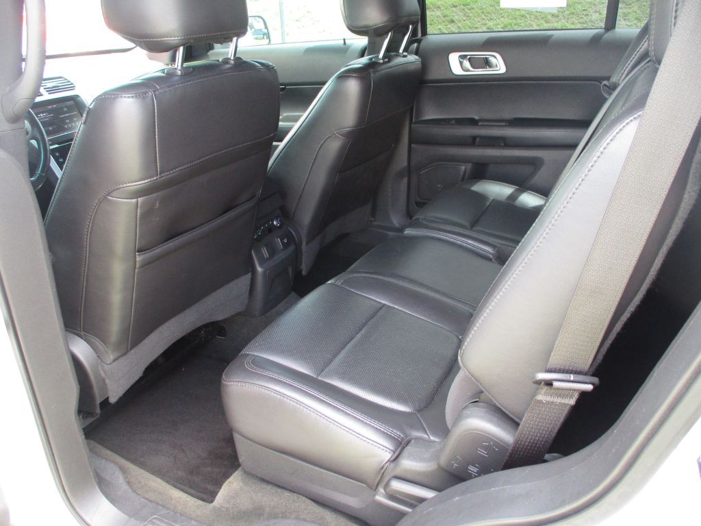 2013 Ford Explorer Image 18