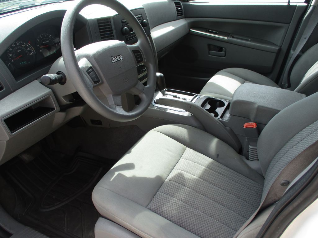 2006 Jeep Grand Cherokee Image 8