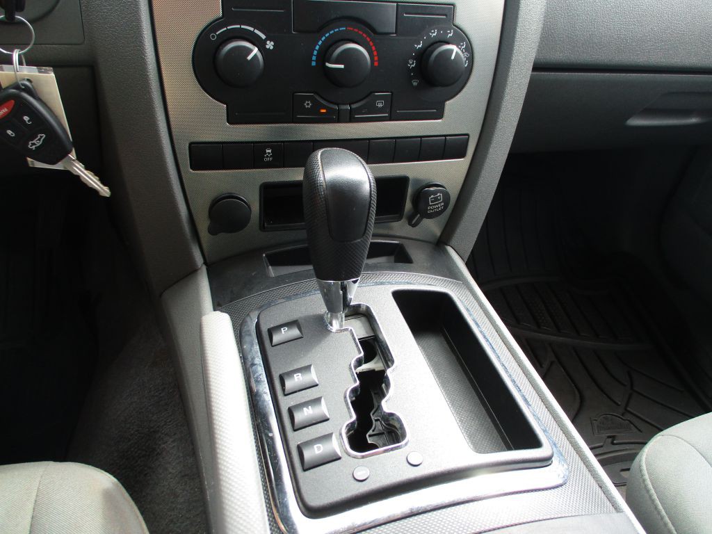 2006 Jeep Grand Cherokee Image 9
