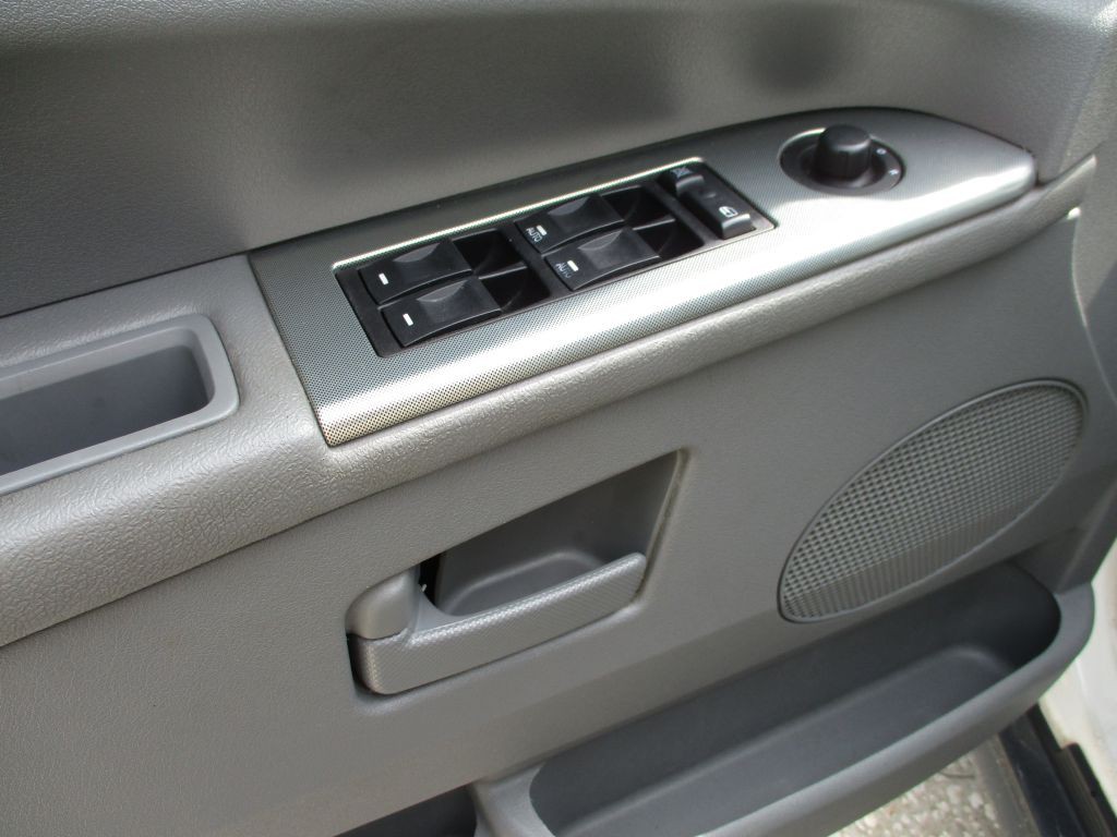 2006 Jeep Grand Cherokee Image 13
