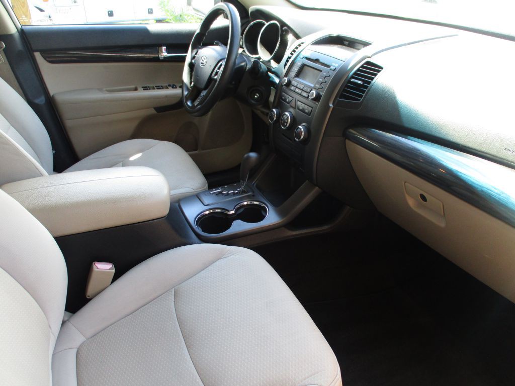 2013 Kia Sorento Image 8