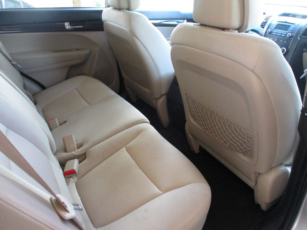2013 Kia Sorento Image 16
