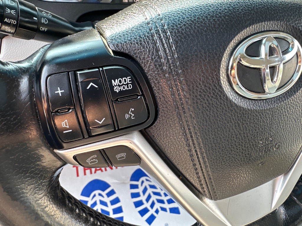 2015 Toyota Sienna Image 50