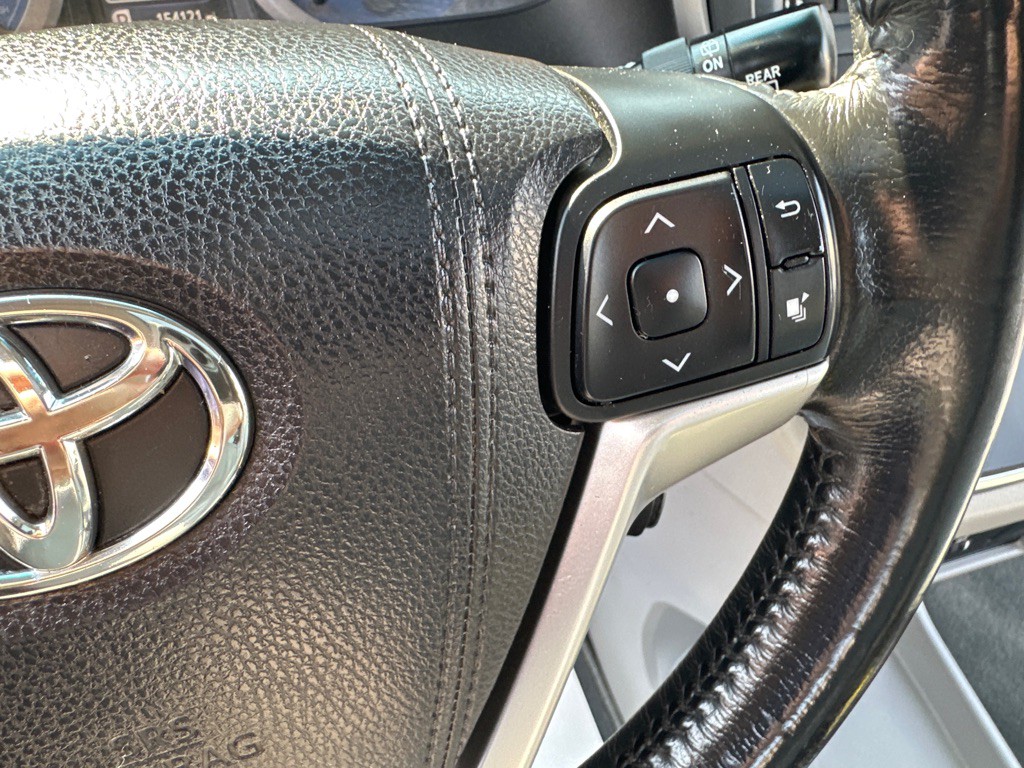 2015 Toyota Sienna Image 51