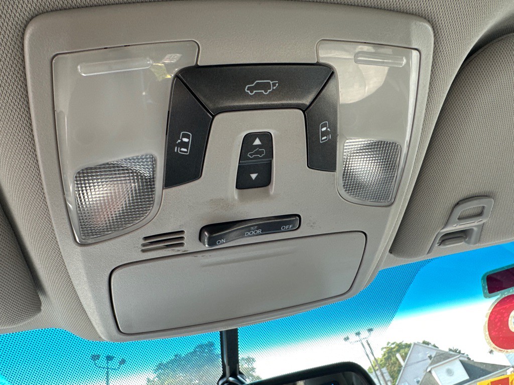 2015 Toyota Sienna Image 65