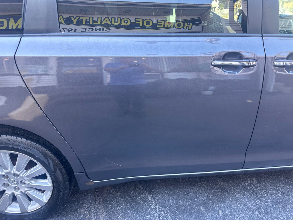 2015 Toyota Sienna Image 81