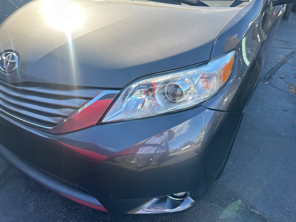 2015 Toyota Sienna Image 88
