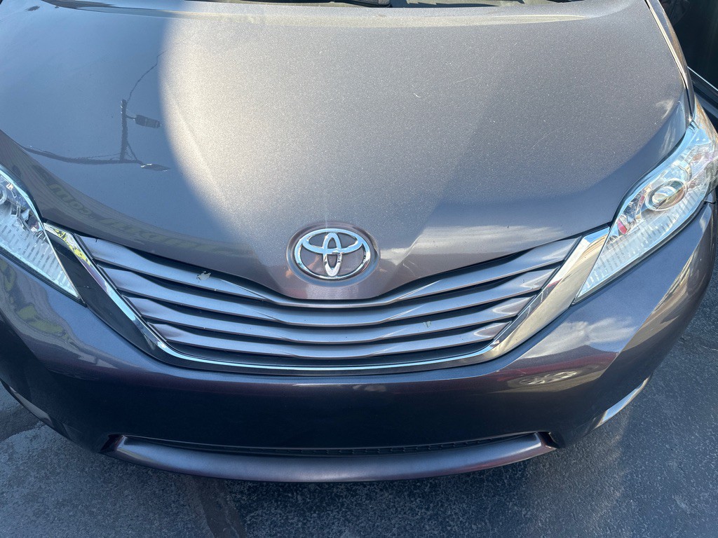 2015 Toyota Sienna Image 89