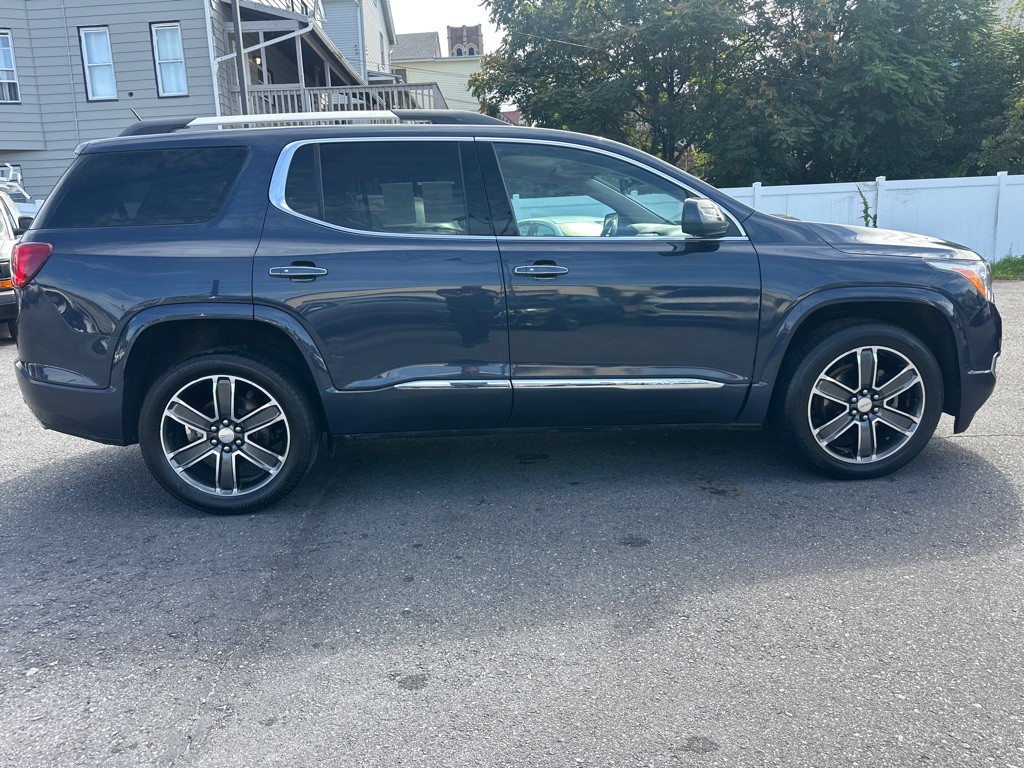 2018 GMC Acadia Image 8