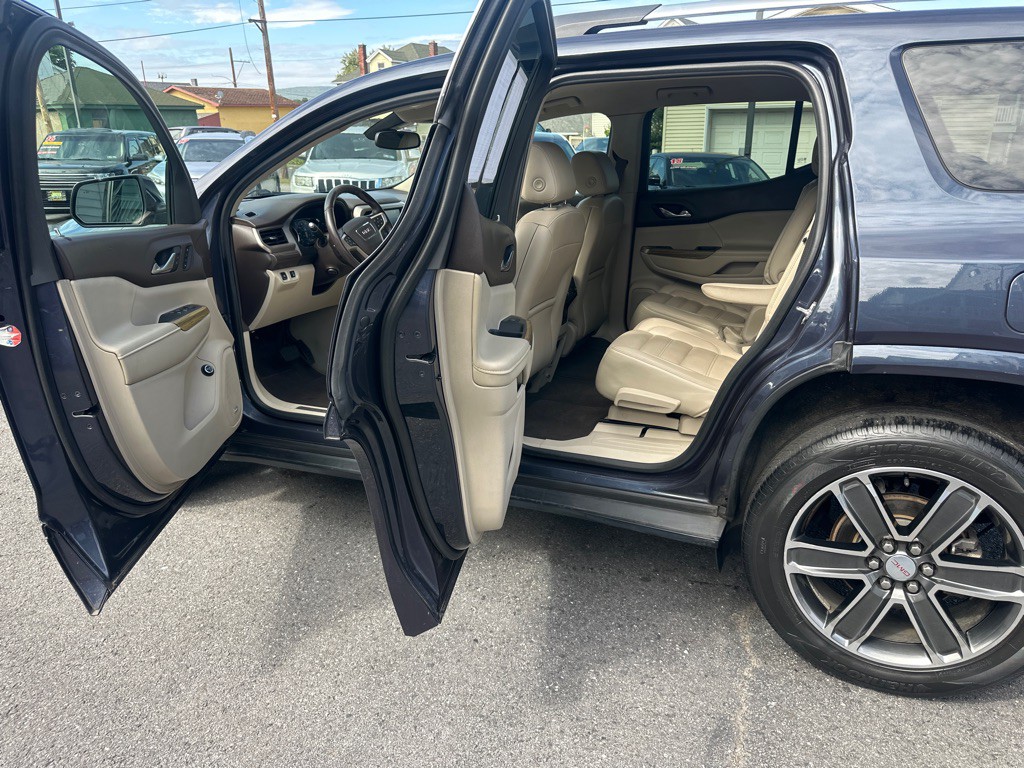 2018 GMC Acadia Image 19