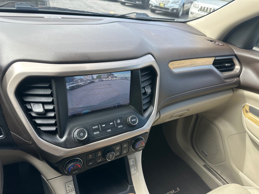 2018 GMC Acadia Image 45