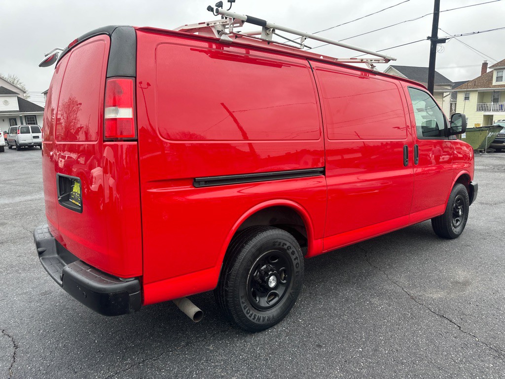 2015 Chevrolet Express Image 4