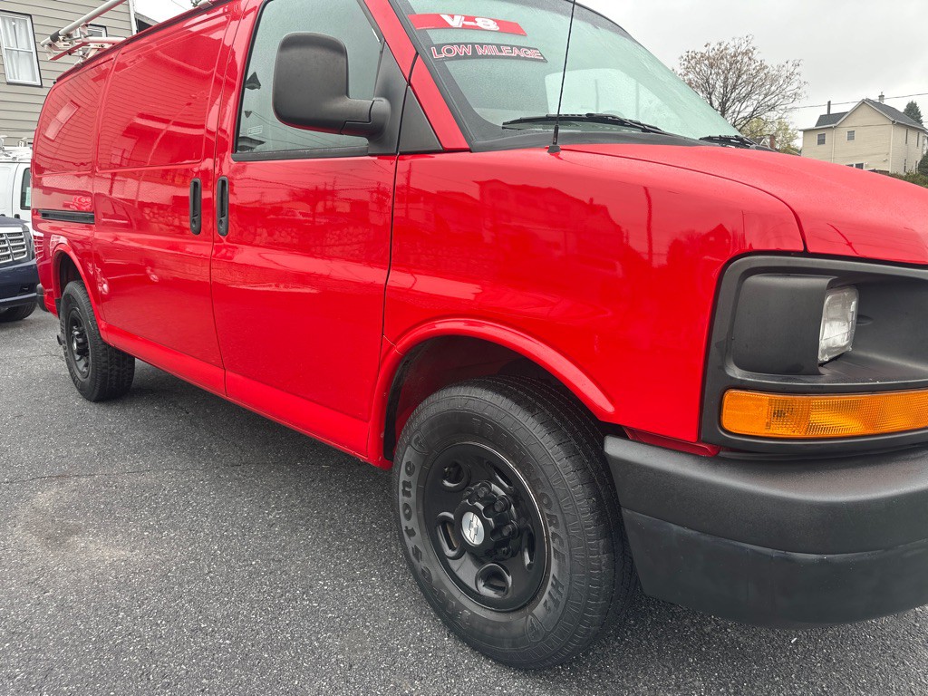 2015 Chevrolet Express Image 11
