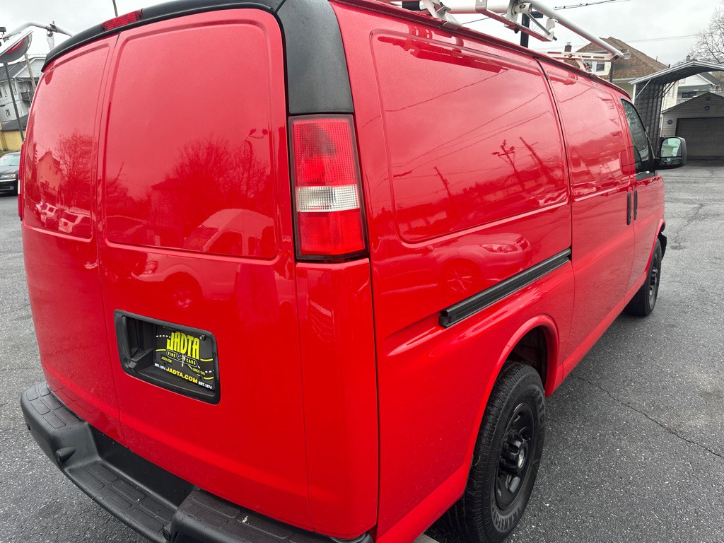 2015 Chevrolet Express Image 15