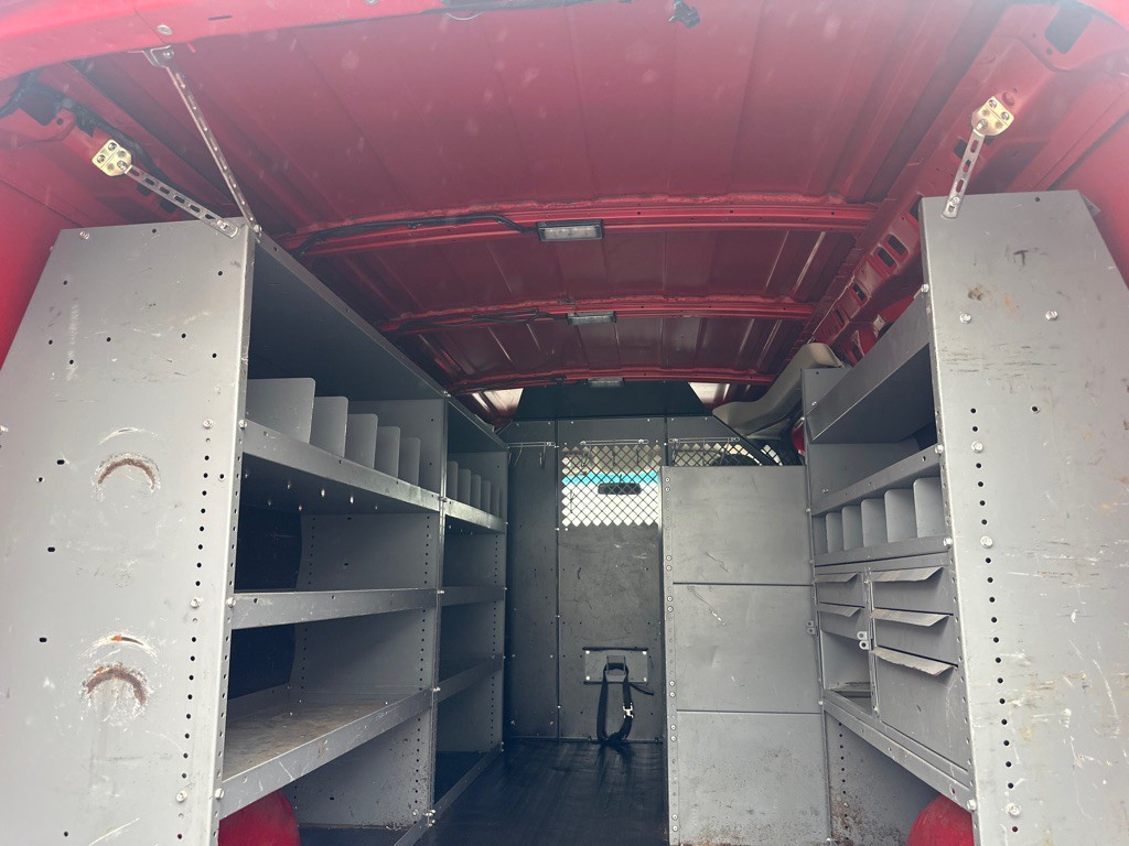 2015 Chevrolet Express Image 31