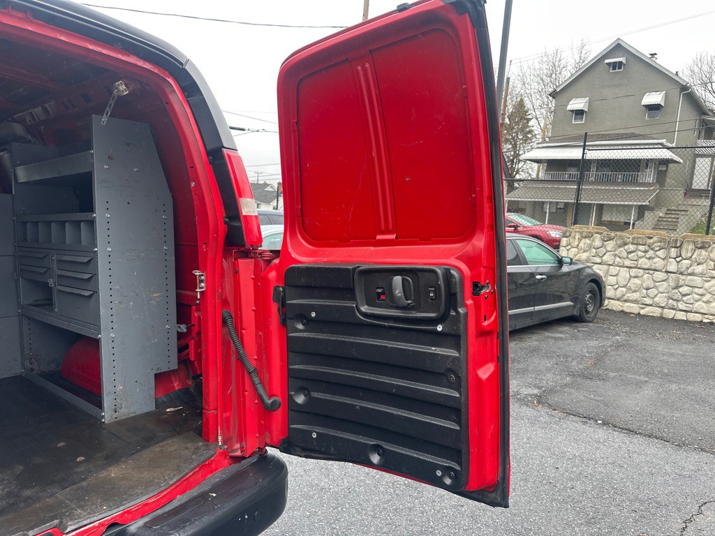 2015 Chevrolet Express Image 34