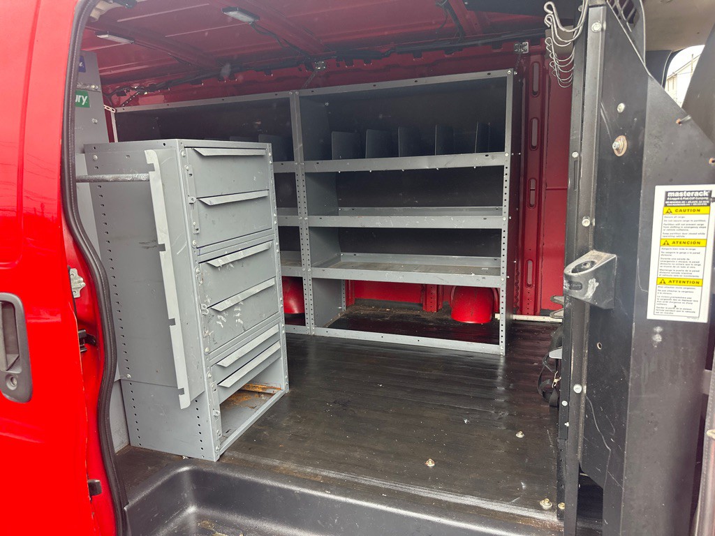 2015 Chevrolet Express Image 36