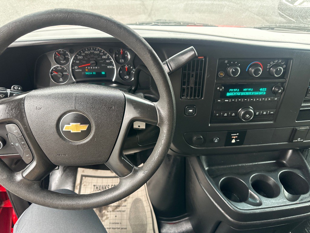 2015 Chevrolet Express Image 48