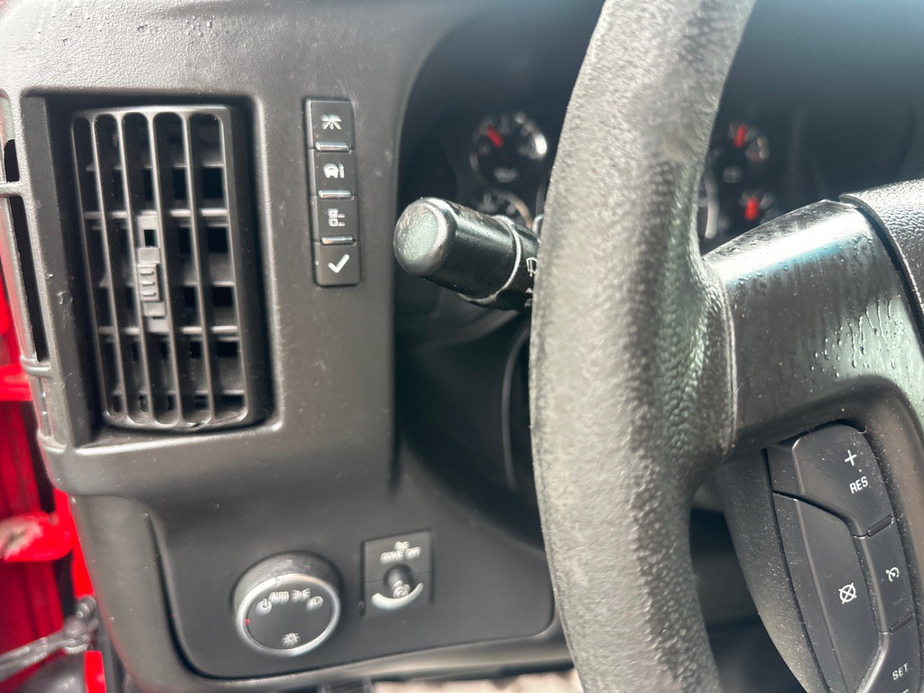2015 Chevrolet Express Image 49