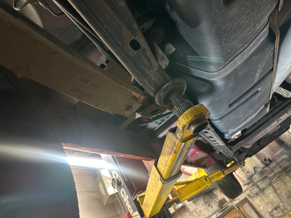 2015 Chevrolet Express Image 71
