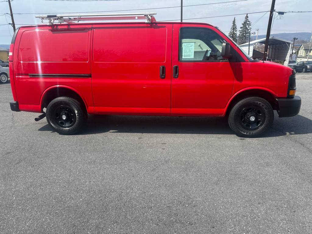 2015 Chevrolet Express Image 4