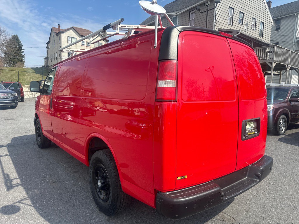 2015 Chevrolet Express Image 7