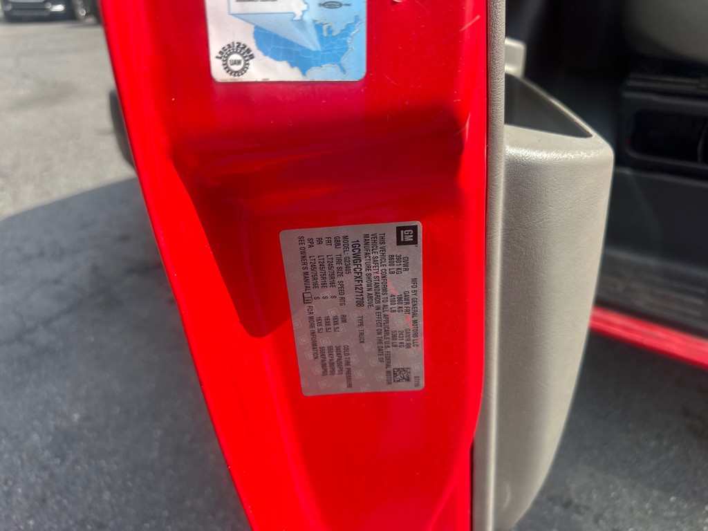 2015 Chevrolet Express Image 17