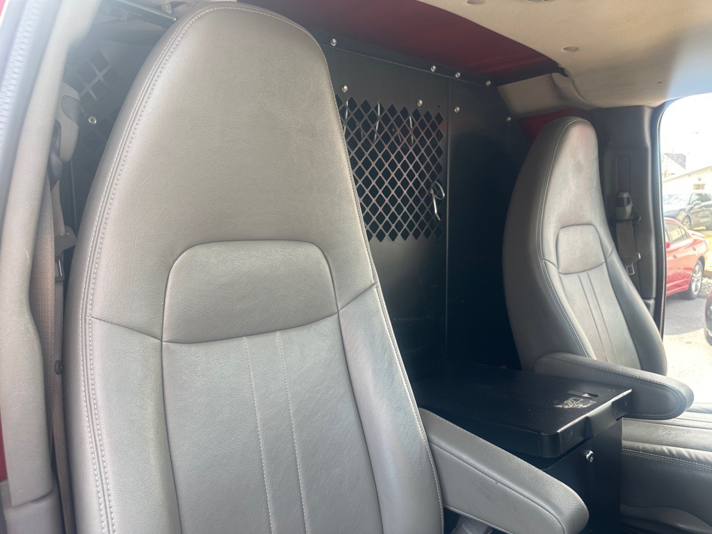 2015 Chevrolet Express Image 29