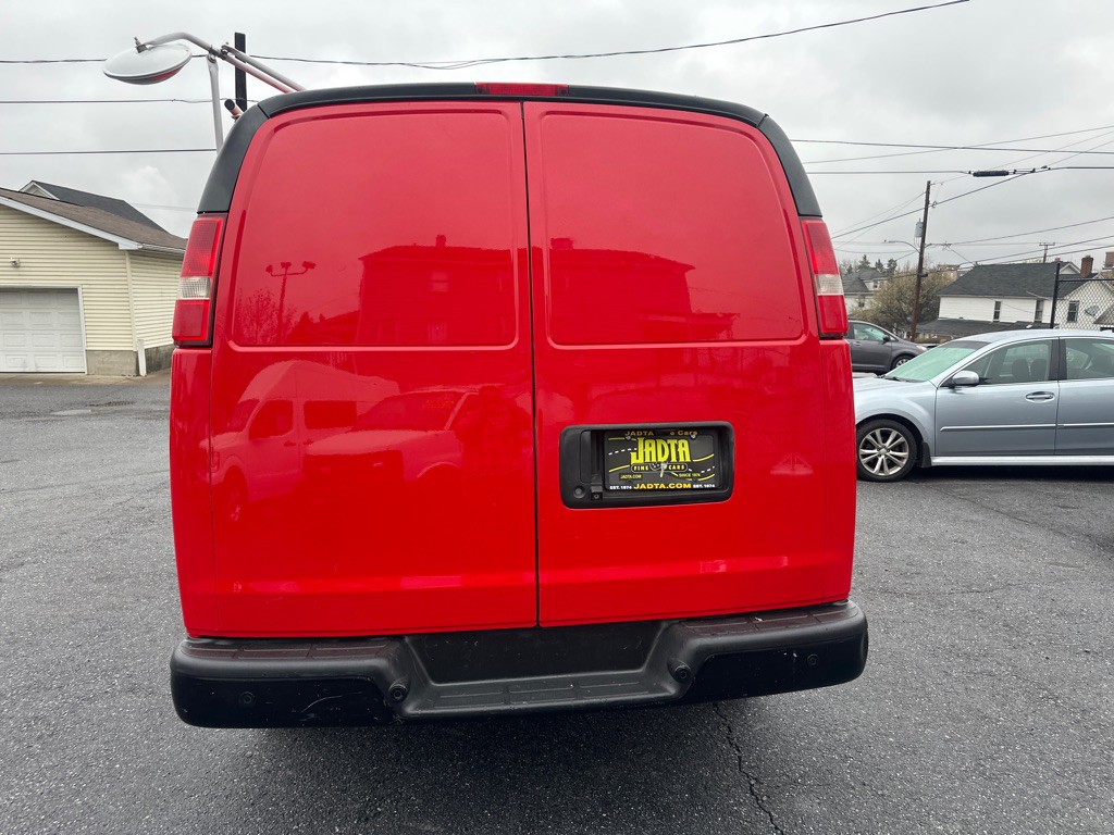 2015 Chevrolet Express Image 38