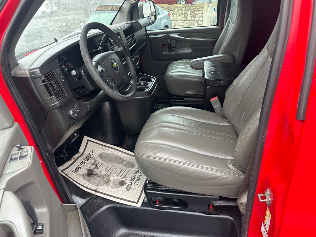 2015 Chevrolet Express Image 56