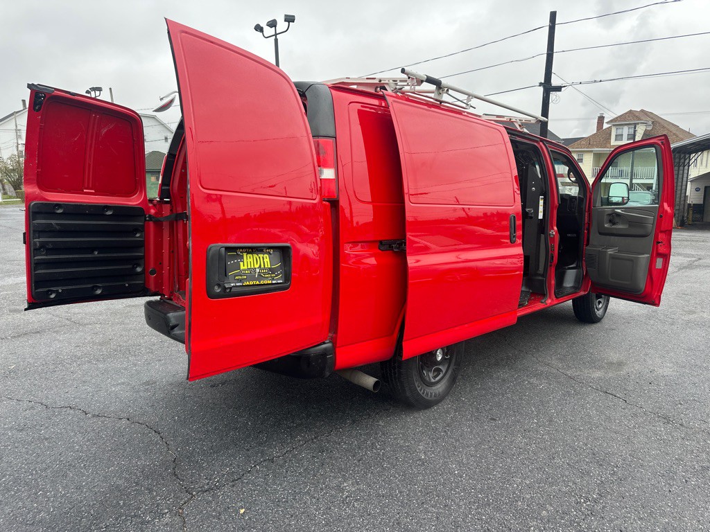 2015 Chevrolet Express Image 76