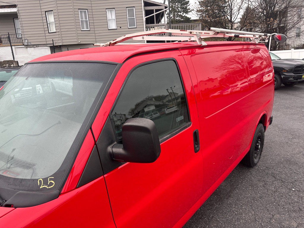 2015 Chevrolet Express Image 91