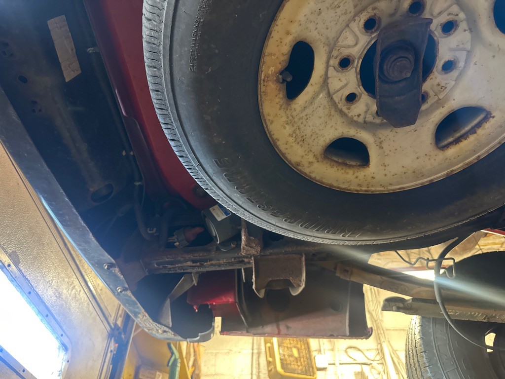 2015 Chevrolet Express Image 101