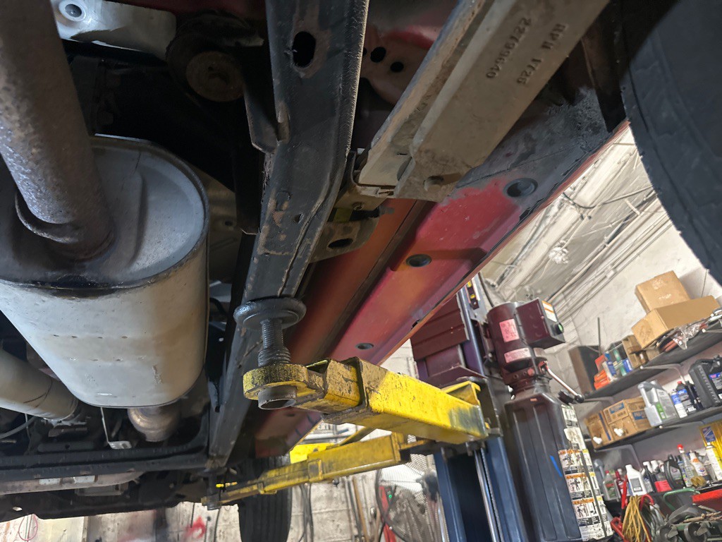 2015 Chevrolet Express Image 103