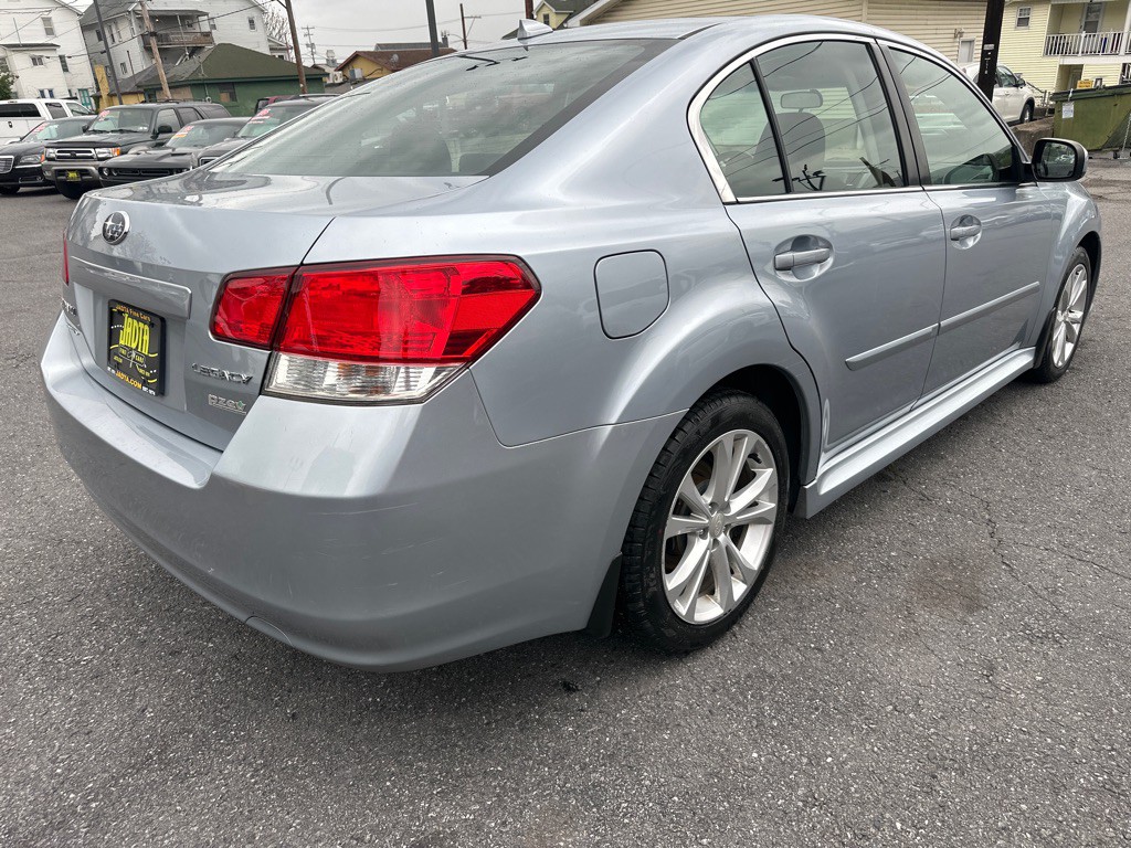 2014 Subaru Legacy Image 4