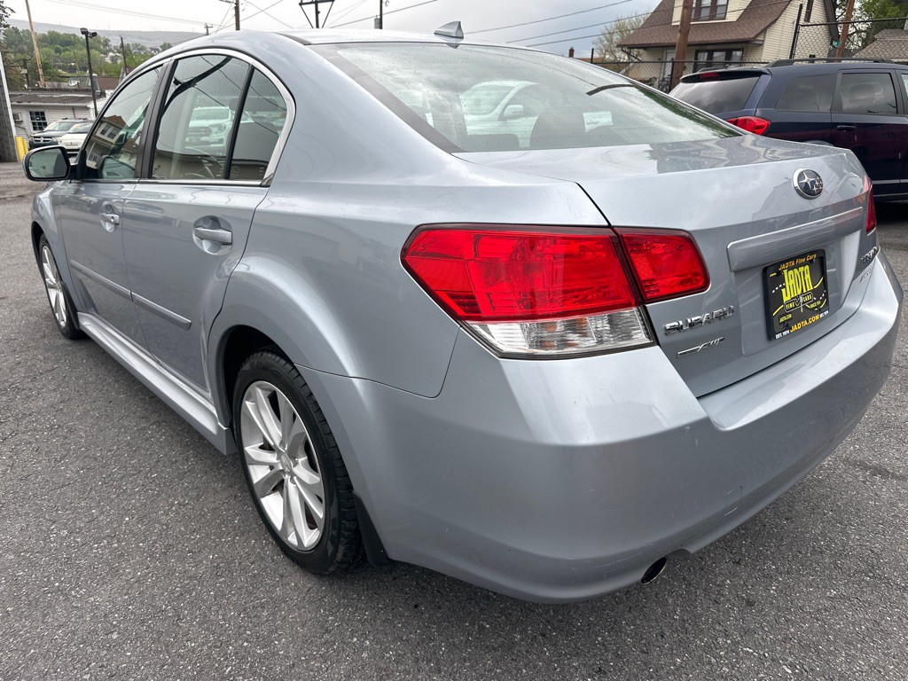 2014 Subaru Legacy Image 7
