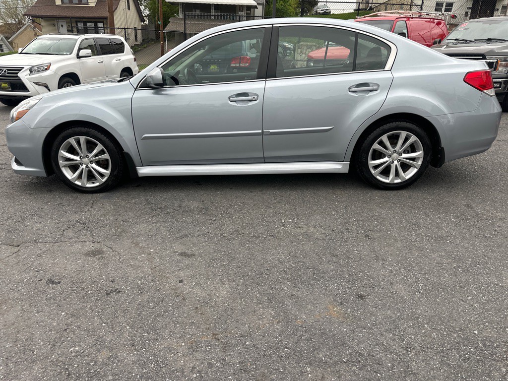 2014 Subaru Legacy Image 9