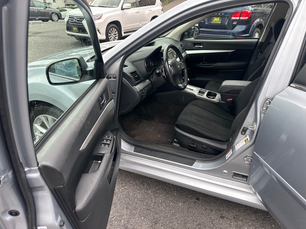 2014 Subaru Legacy Image 14