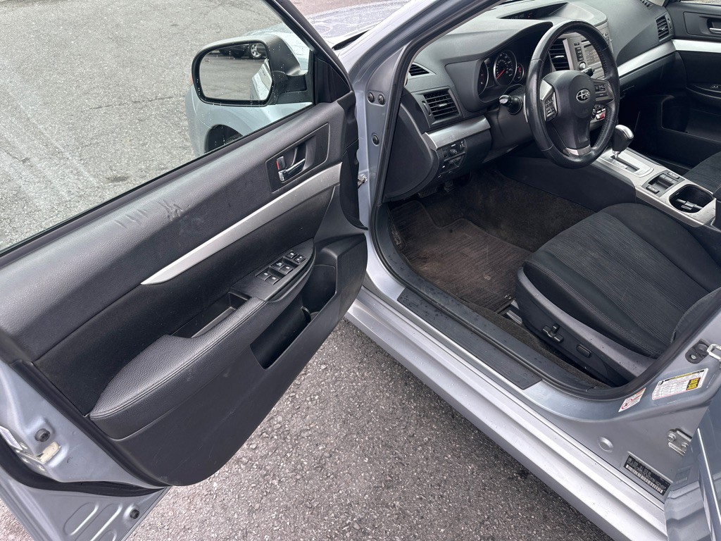 2014 Subaru Legacy Image 18