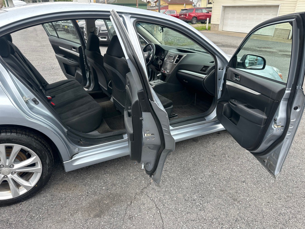 2014 Subaru Legacy Image 23