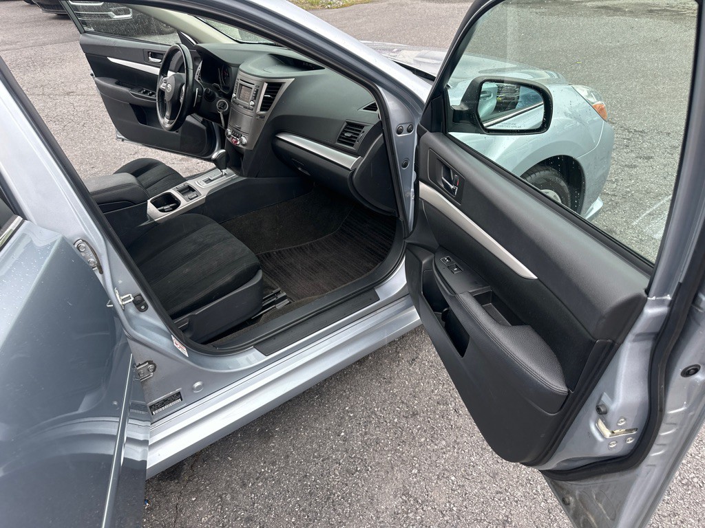 2014 Subaru Legacy Image 24