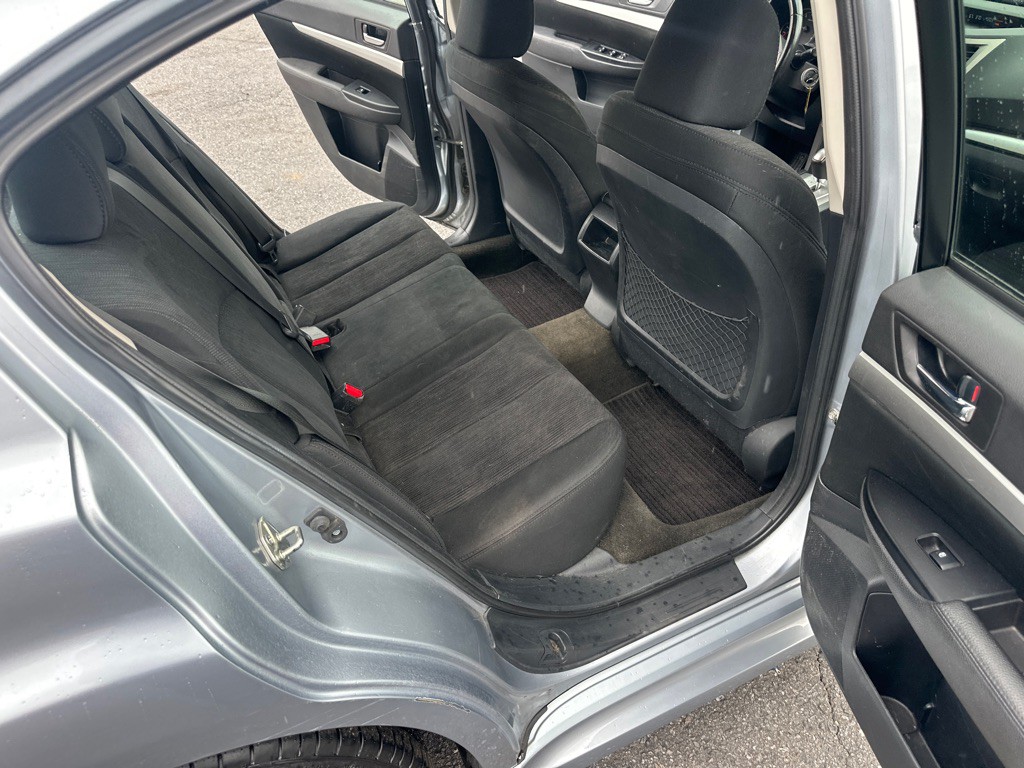 2014 Subaru Legacy Image 27