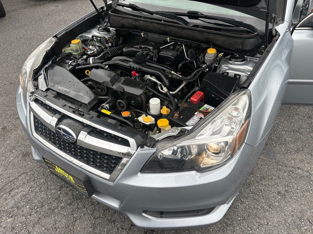 2014 Subaru Legacy Image 32