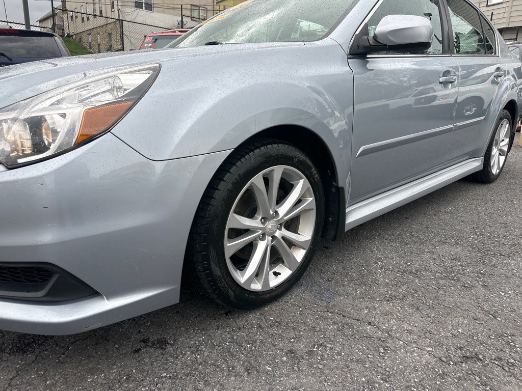2014 Subaru Legacy Image 33